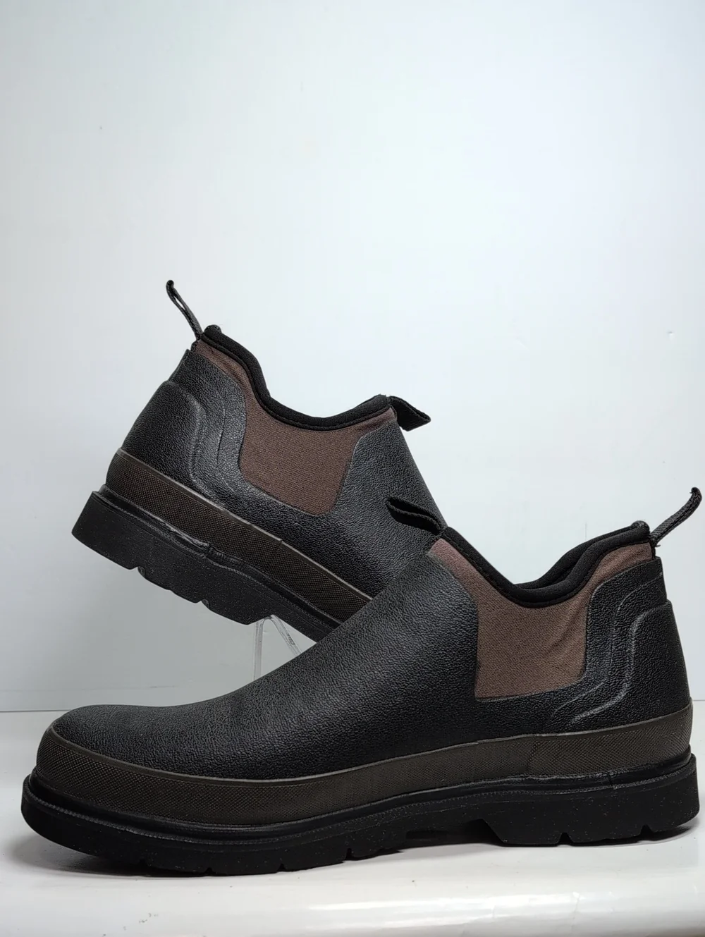 Bugs Tillamook Bay Romeo black waterproof rubber slip-on boots men size 11 EU 44